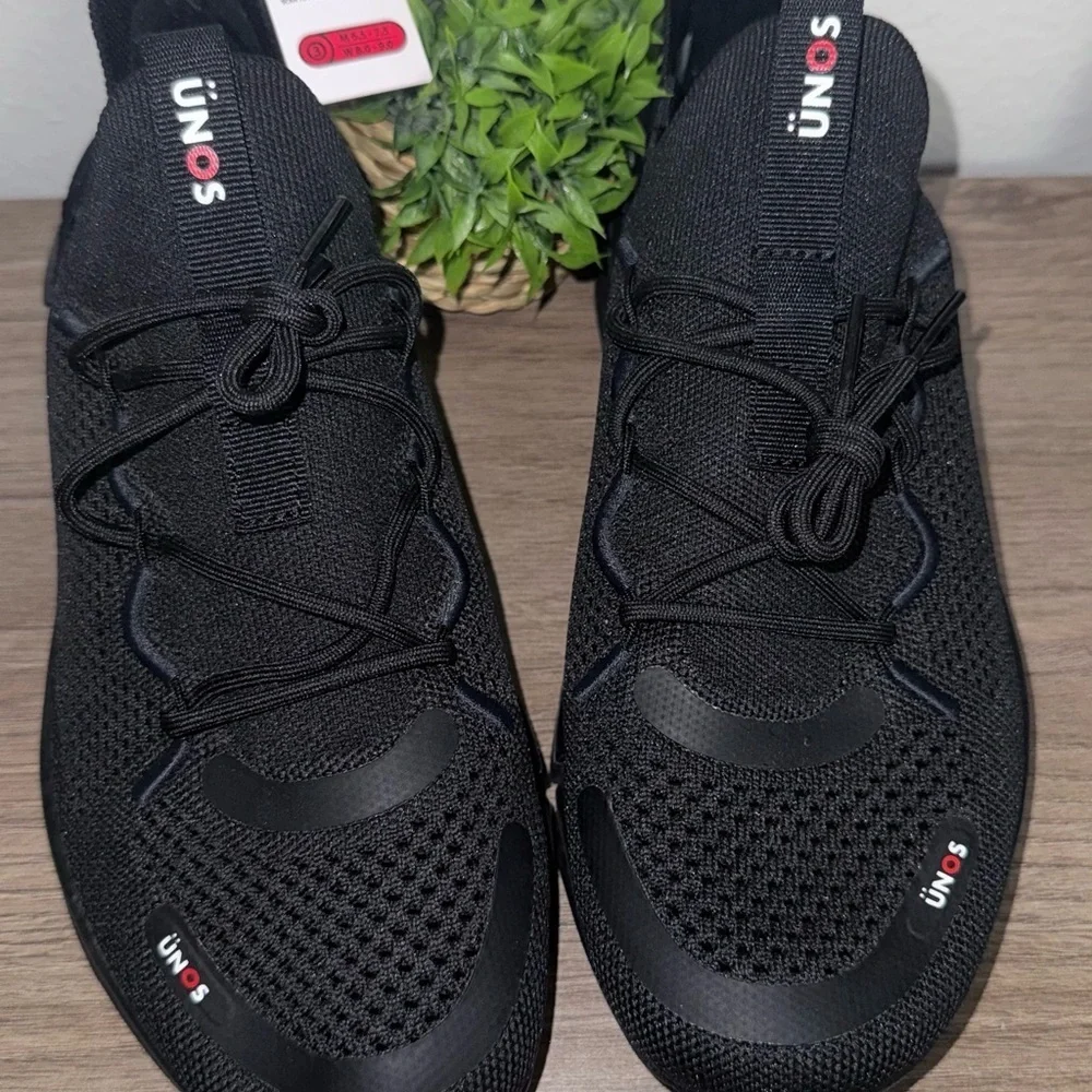 UNOS By SZ Adult Sneakers - Black M 6.5-7.5/W 8.0-9.0 - Picture 2 of 4